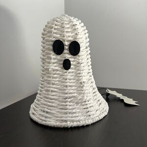 Farmhouse Wicker Ghost